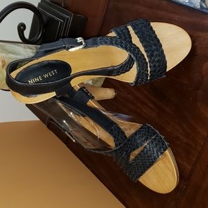 Nine West Black Leather Woven Sandals Size 10M